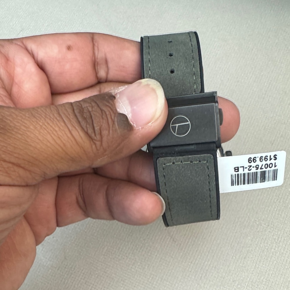 Black and Gray Chronograph Watch - Picture 3 of 6